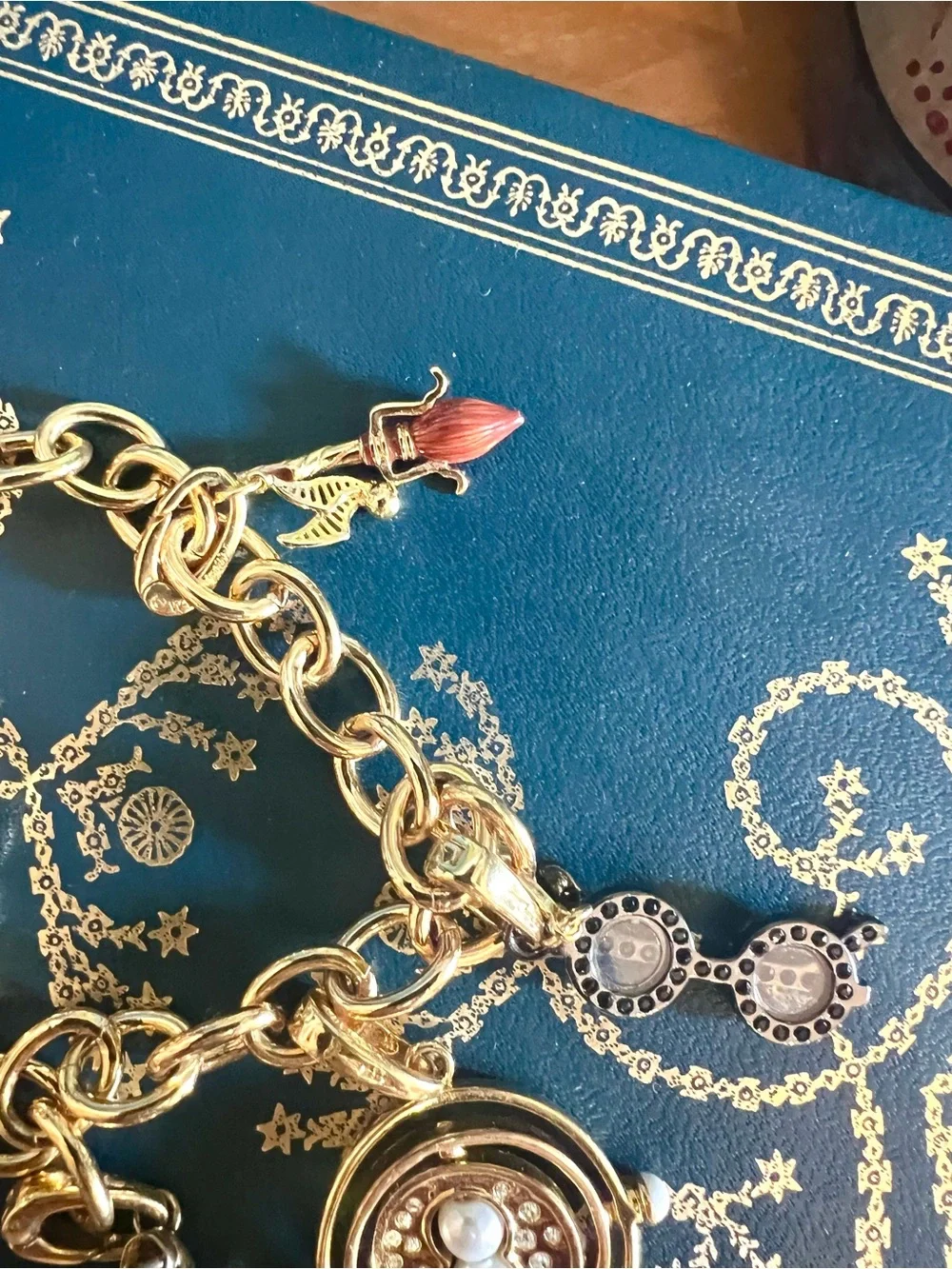 Vintage 2004 My Noble Collection Harry Potter Gryffindor Hogwarts Charm Bracelet